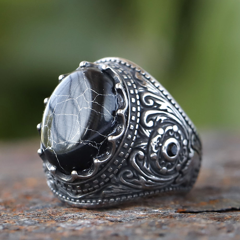 Vintage Fashion Guide - Cincin zirkon Hitam Turki buatan tangan