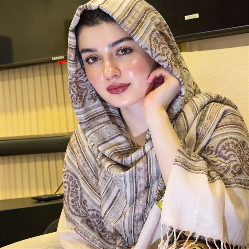 Vintage Fashion Women - Hijab Cetak Paisley Vintage, Kerudung Fashion