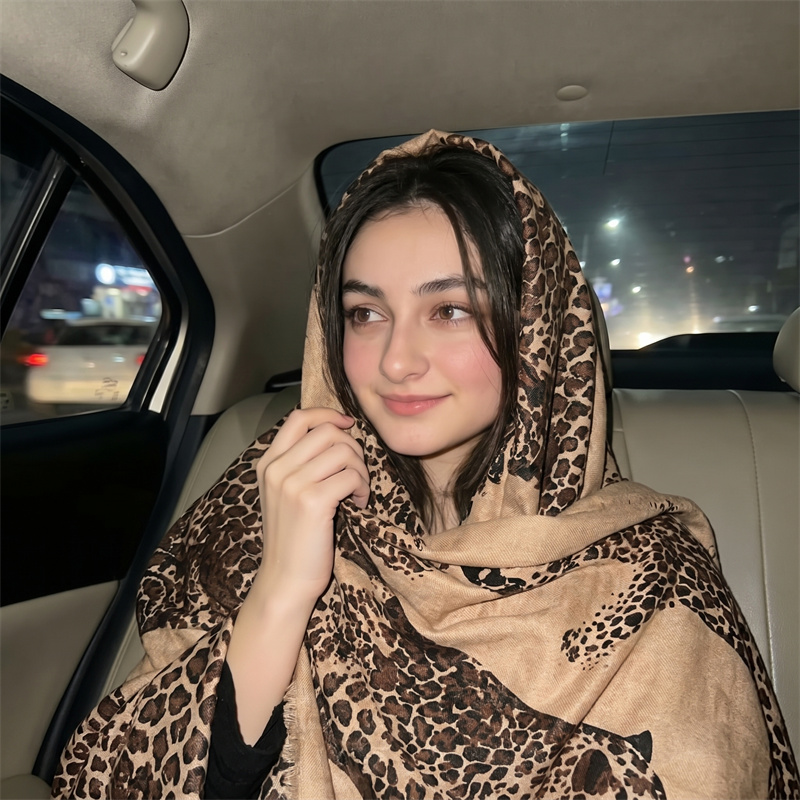 Hijab dan kerudung motif leopa - Vintage Fashion Women ulasan dan harga