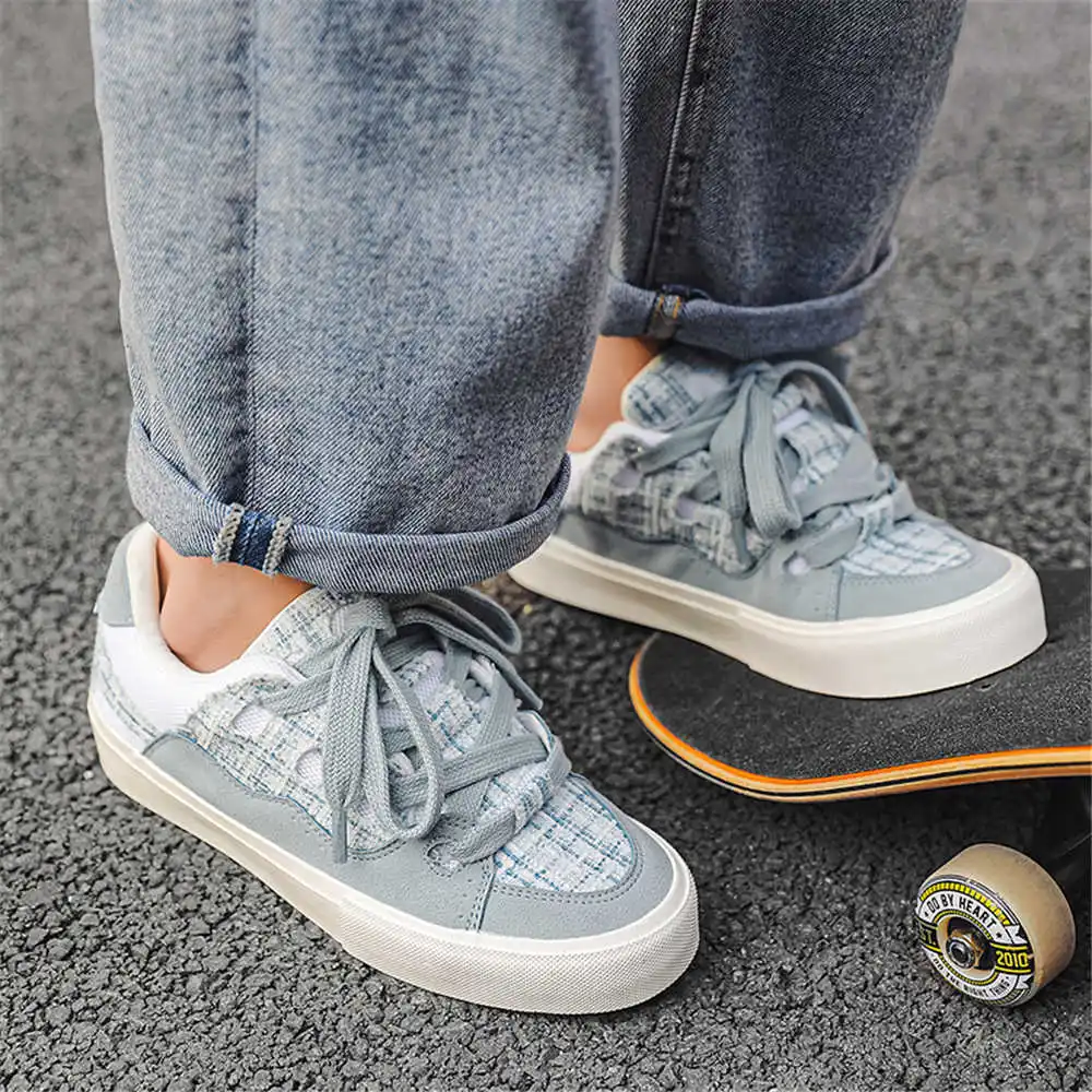 Sepatu bot krem wanita, dengan - Vintage Fashion Resale ulasan dan harga